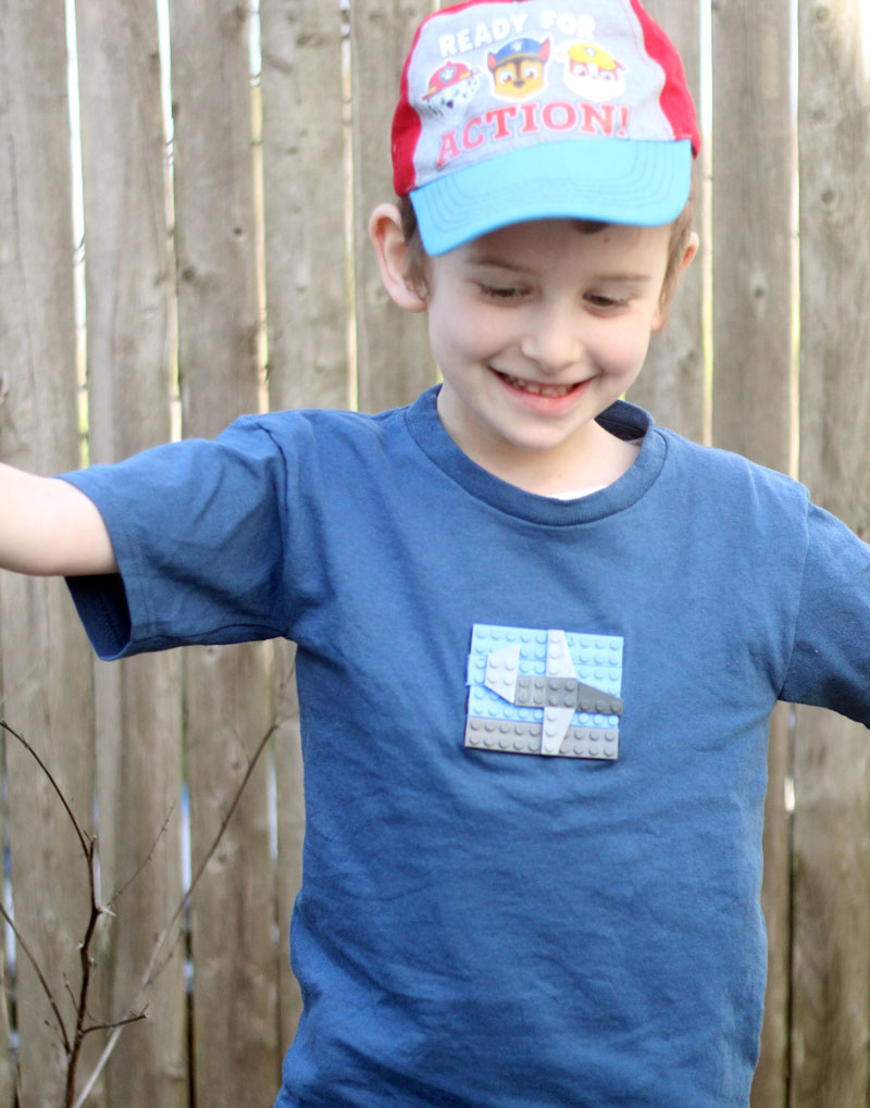 This cool LEGO craft uses actual LEGO bricks to make an epic LEGOs t-shirt!