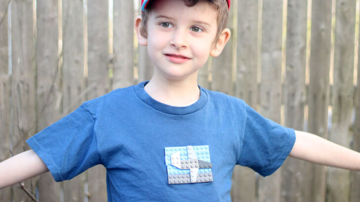 LEGOs T-shirt – Make A Shirt with real LEGO bricks!
