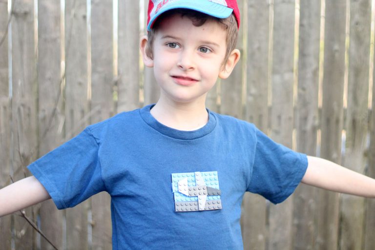 LEGOs T-shirt – Make A Shirt with real LEGO bricks!