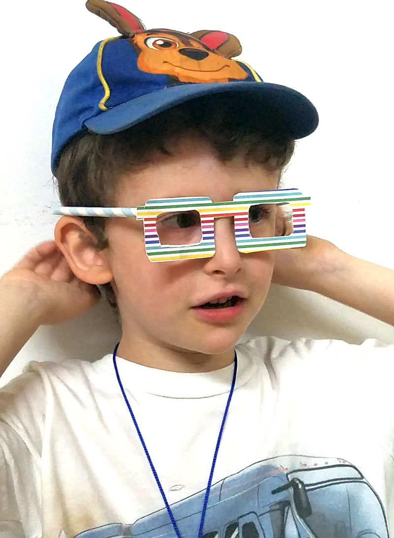 My preschooler loves these paper glasses!