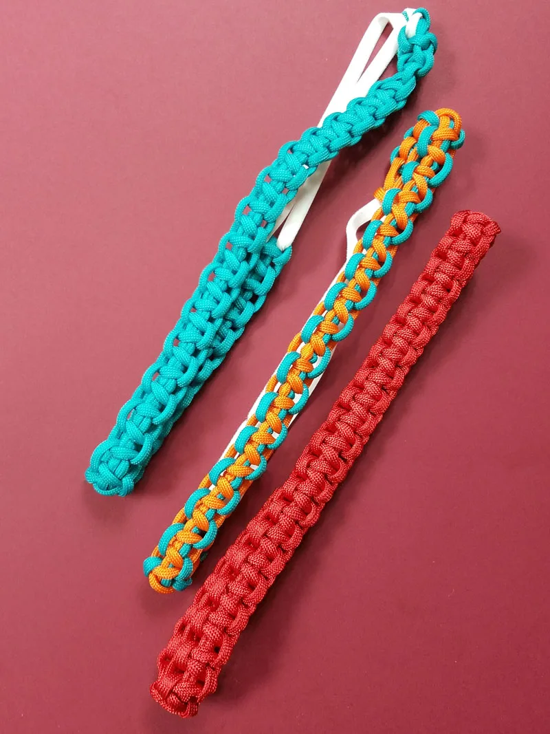 These easy beginner paracord crafts are perfect for teenage boys and girls! Make some paracord headbands to wear around the head or as hairbands.