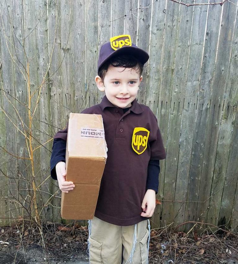 UPS Delivery Costume – DIY Real Clothing Costume