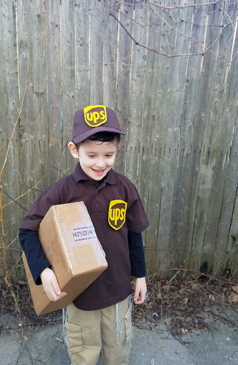 Make your own UPS delivery costume - perfect DIY no sew costume for preschoolers and boys!