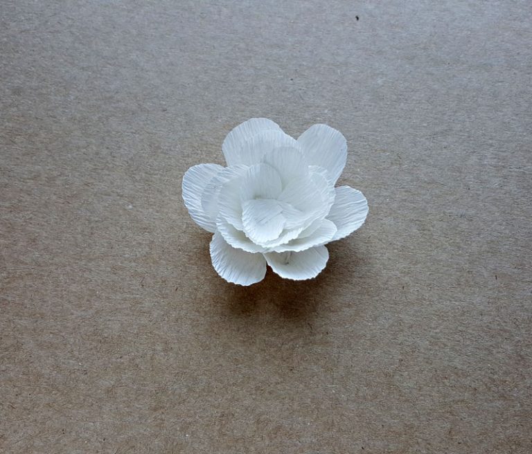 Crepe Paper Peony Template free printable! * Moms and Crafters