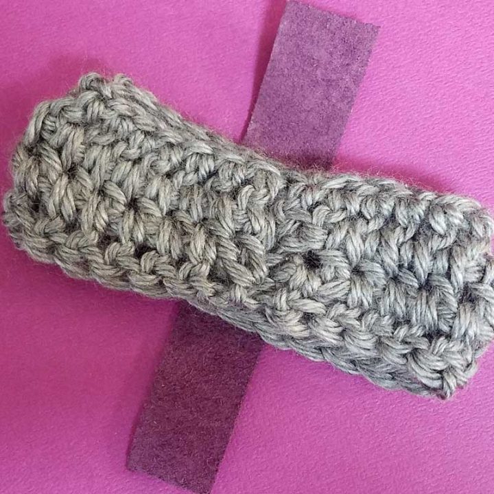 How to Crochet a Bow for Bow Ties and Headbands * Moms and Crafters