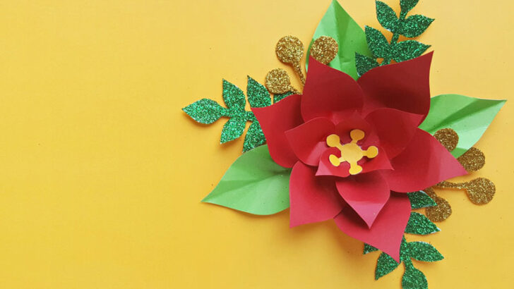 Paper Poinsettia Template   + turn it into a DIY Christmas Wreath!