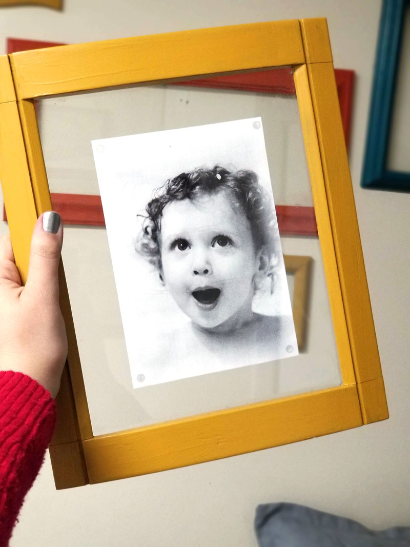 Upcyle old frames into modern photo frames - a great DIY photo gift idea, DIY gallery wall and home decor idea. 