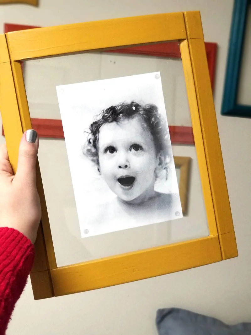 Upcyle old frames into modern photo frames - a great DIY photo gift idea, DIY gallery wall and home decor idea. 