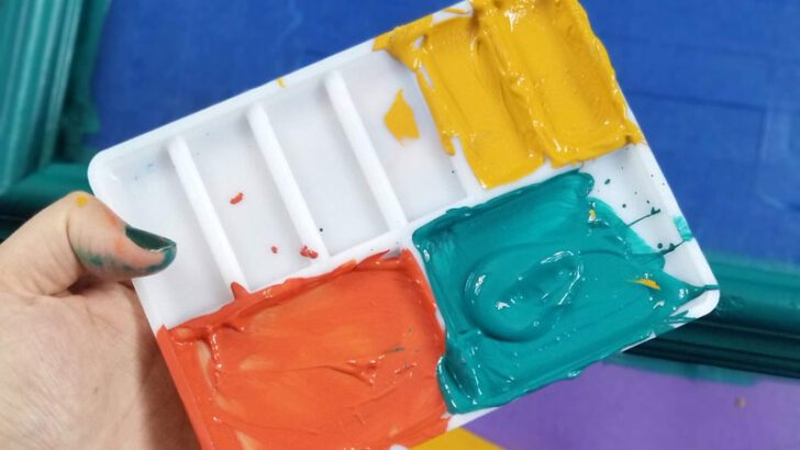 32 Upcycled Home Decor Ideas from Old Household Items