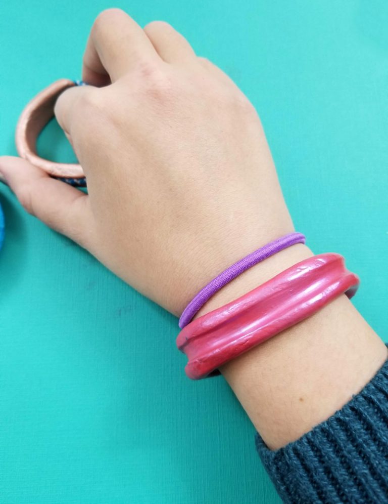 Hair Tie Bracelet DIY Make a Hair Tie Holder * Moms and Crafters