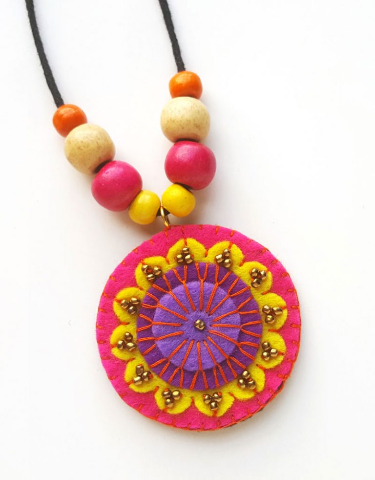 DIY Felt Necklace HandStitched Pendant * Moms and Crafters
