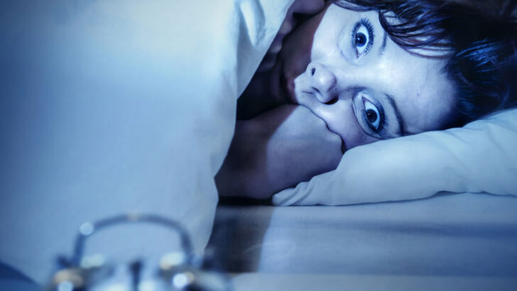 Mom Insomnia: 8 Tips to Fall Asleep at Night