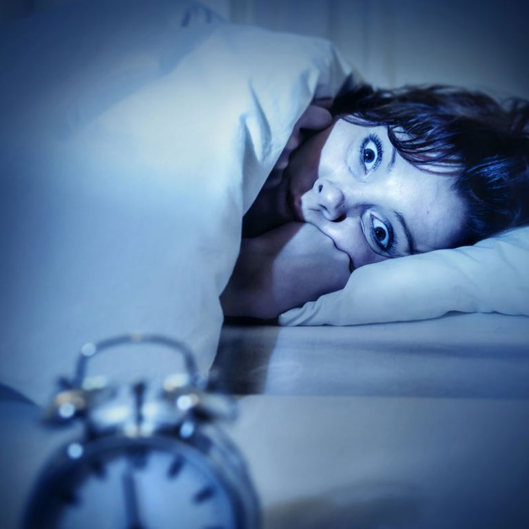 Mom Insomnia: 8 Tips to Fall Asleep at Night
