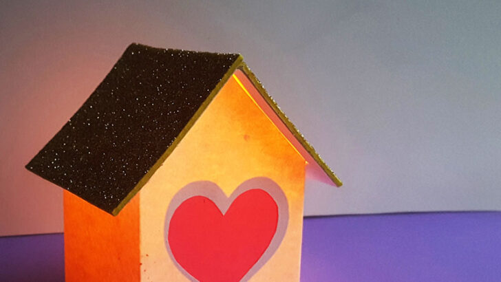 Valentine Paper Lantern – Heart House (free template)