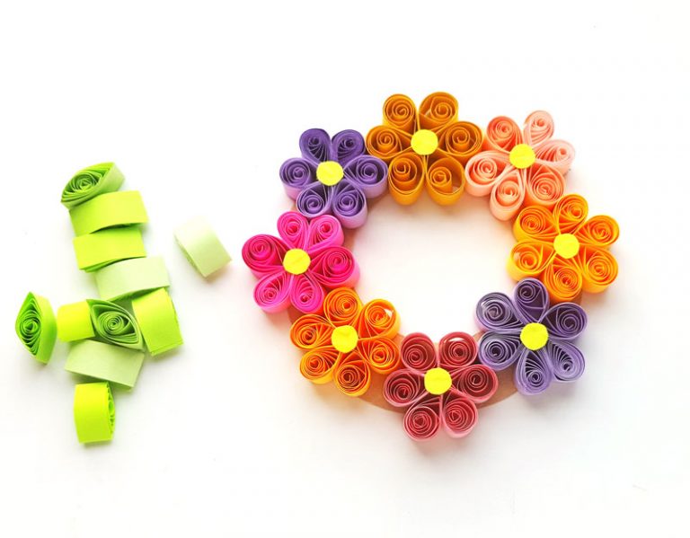 Paper Quilling Wreath with Easy Quilled Paper Flowers