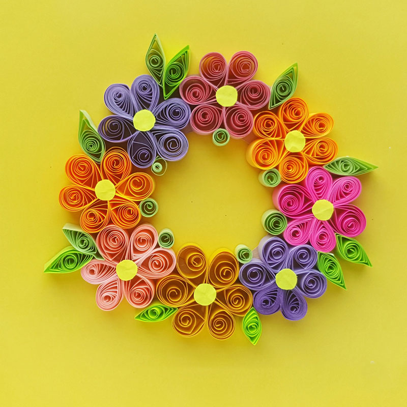 Paper Quilling Wreath with Easy Quilled Paper Flowers