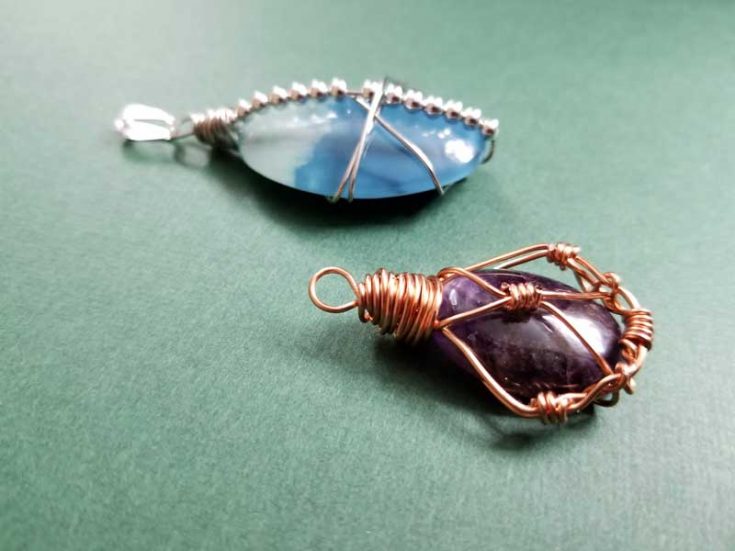 Wire Wrap Stone How to Wire Wrap Stones Without Holes * Moms and Crafters