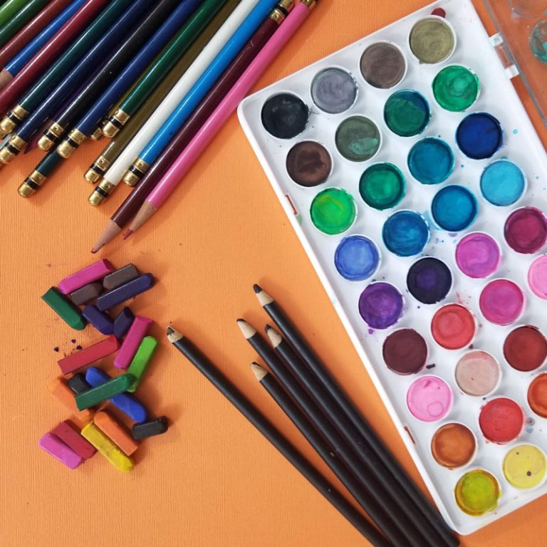 Best online art supply stores for Paints, Art Markers, and more!