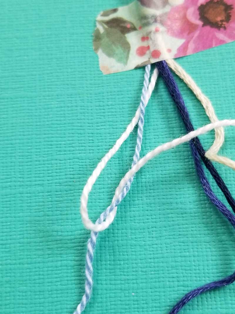 Easy Friendship Bracelet - Basic ZigZag * Moms and Crafters