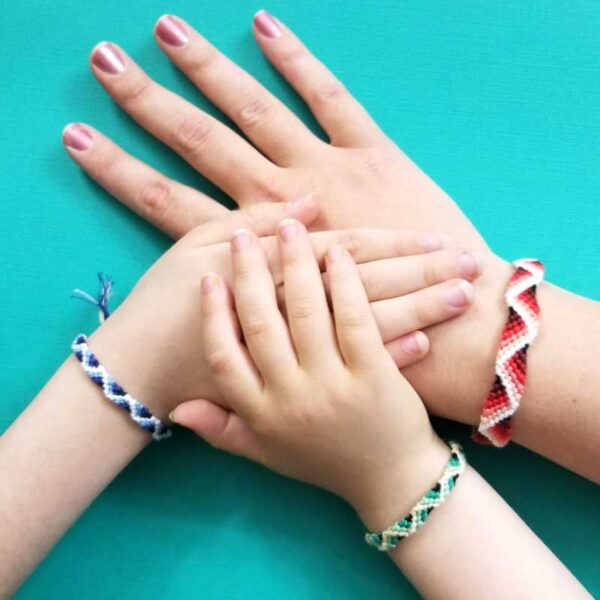 Zig Zag Friendship Bracelet Pattern with a 3D effect!