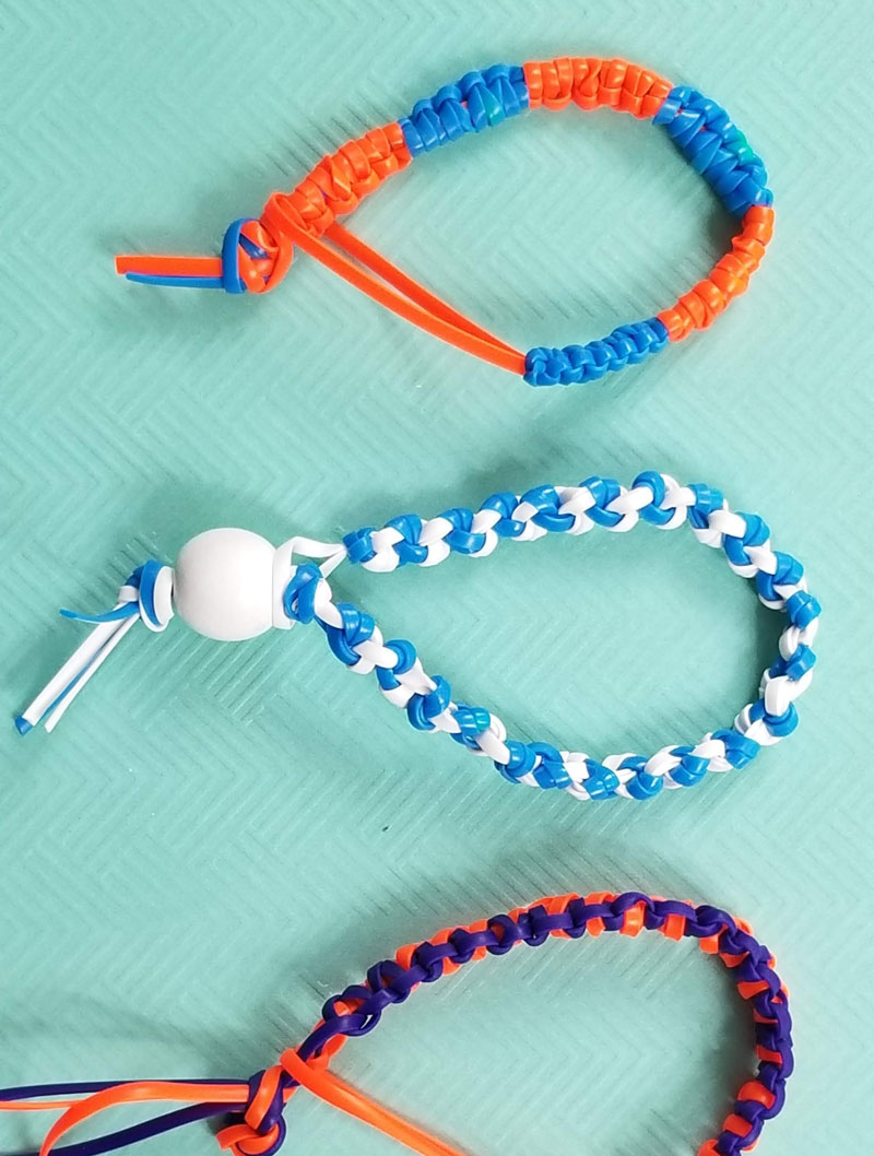 How to Make a Gimp bracelet 3 Ways * Moms and Crafters