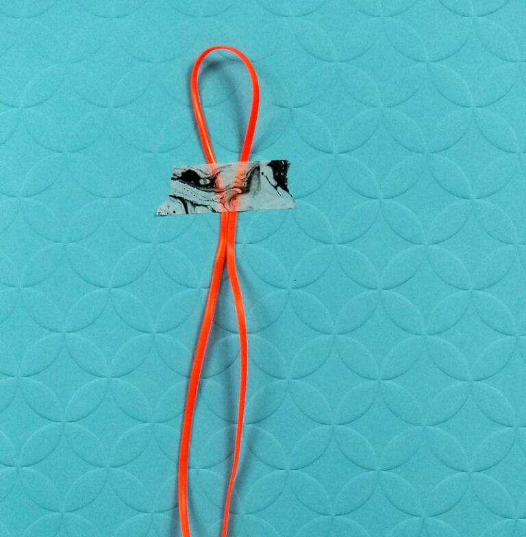 How to Make a Gimp bracelet 3 Ways * Moms and Crafters