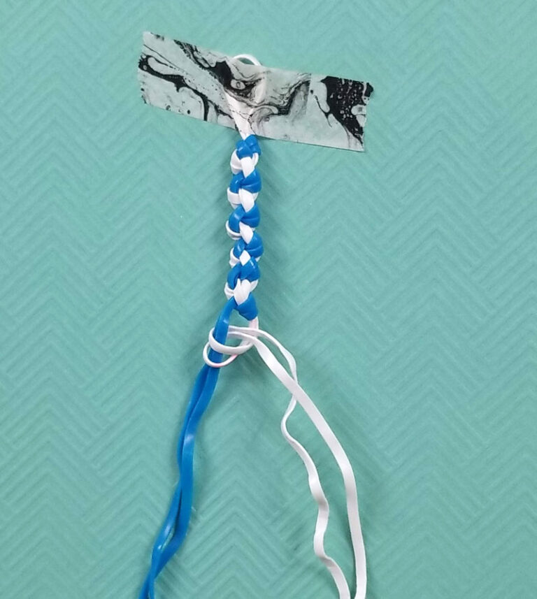 How to Make a Gimp bracelet 3 Ways * Moms and Crafters