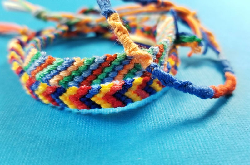 3 Ways to Make Bracelets out of Thread - wikiHow