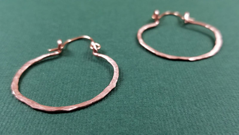 How to Make Hoop Earrings with Wire * Moms and Crafters