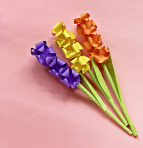 Paper Hyacinth Flower - Free Template * Moms and Crafters