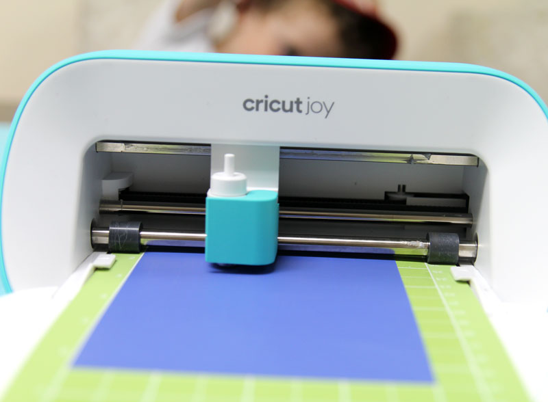 Cricut Joy – Personalising T-shirts and Bottles Review – What's