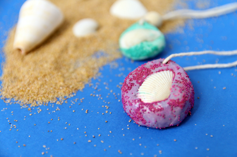 Seashell Necklace - Craft with your beach shells! * Moms and Crafters