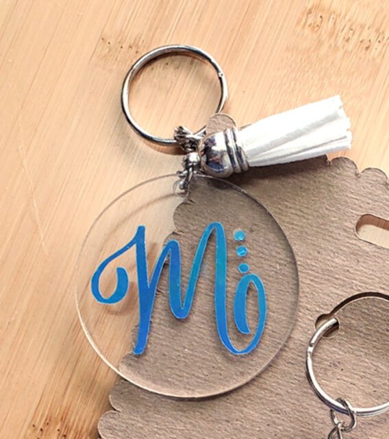 How to Make Acrylic keychains with Cricut * Moms and Crafters
