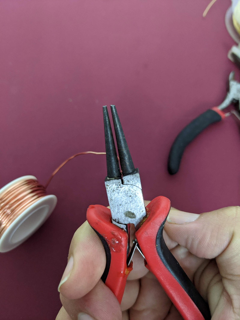 Forming Pliers with one nylon jaw Magic Pliers