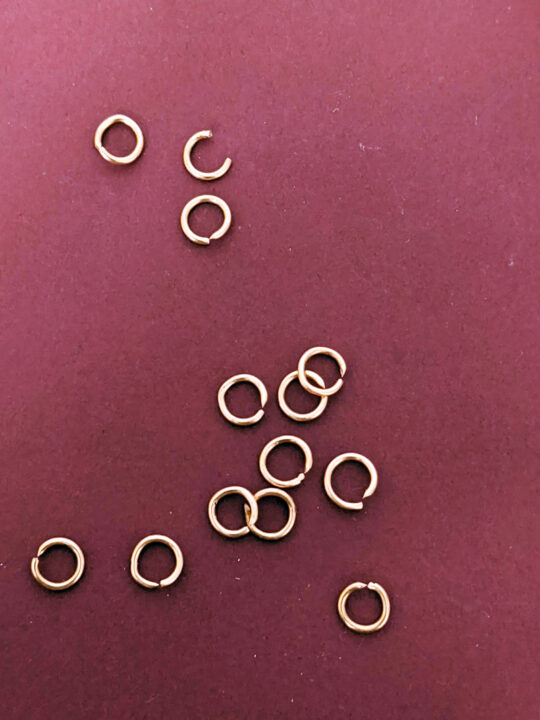 How to Make Jump Rings from Scratch * Moms and Crafters