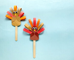 22 Thanksgiving Crafts for Preschoolers * Moms and Crafters