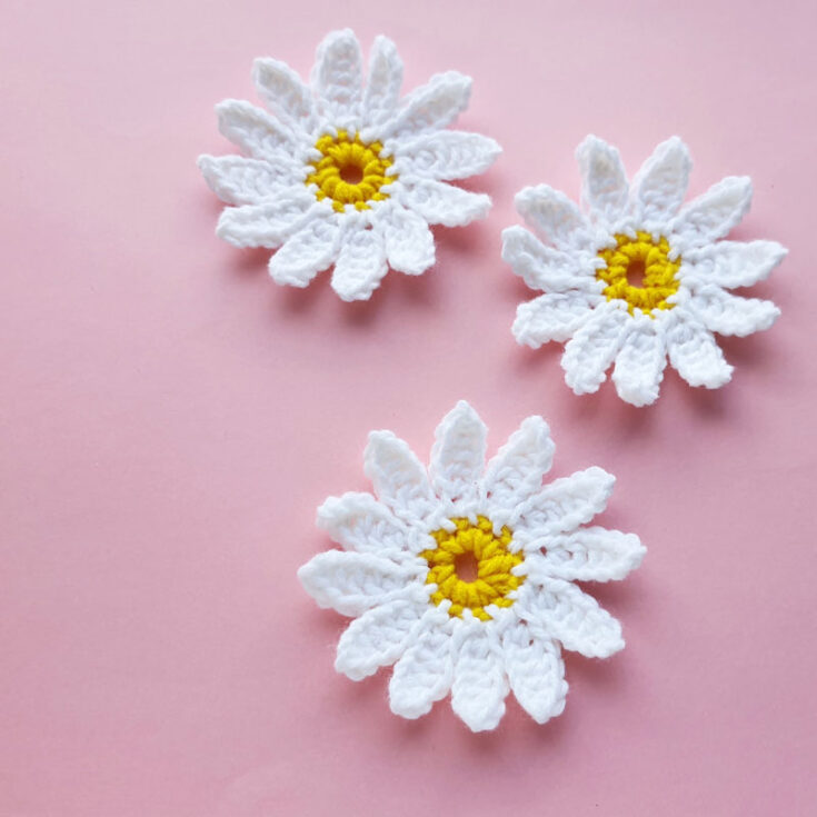 Free Daisy Crochet Pattern * Moms and Crafters