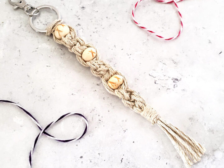 How to make a Macrame Keychain