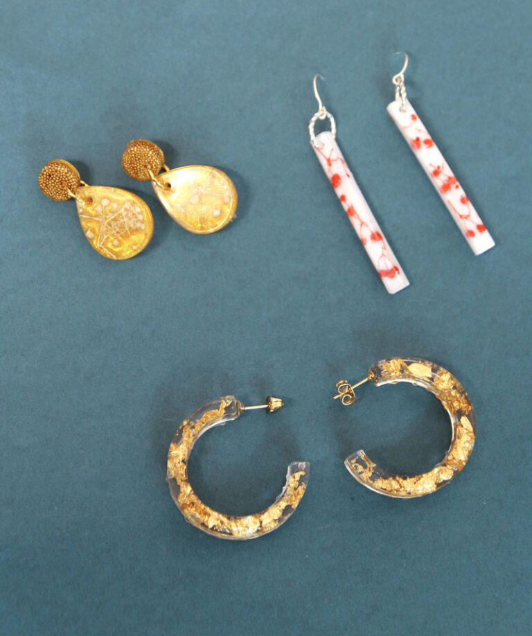 How to Make Resin Earrings * Moms and Crafters