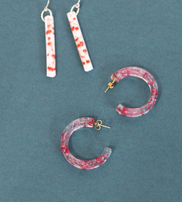 How to Make Resin Earrings * Moms and Crafters