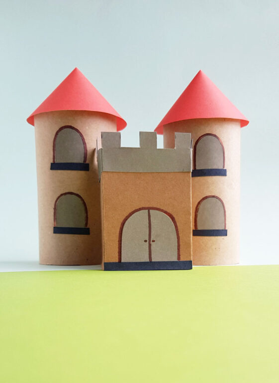 Toilet Paper Roll Castle * Moms and Crafters