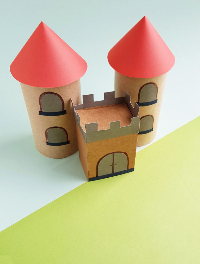 Toilet Paper Roll Castle * Moms and Crafters