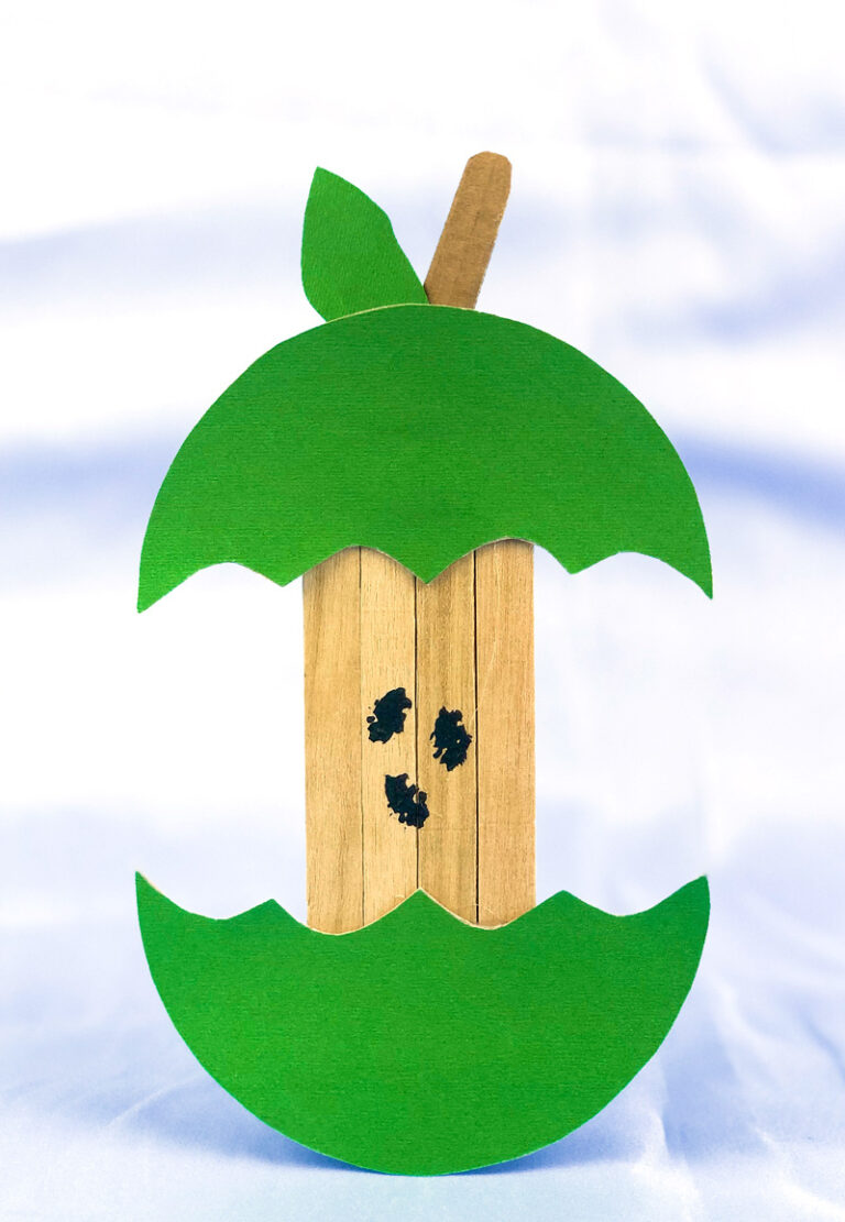 Apple Core Craft from Popsicle Sticks * Moms and Crafters