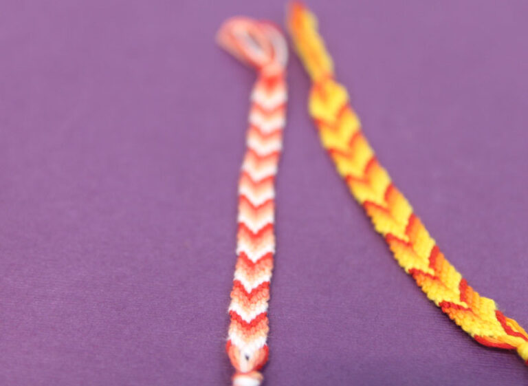 Chevron Friendship Bracelet Pattern 5 Ways * Moms and Crafters