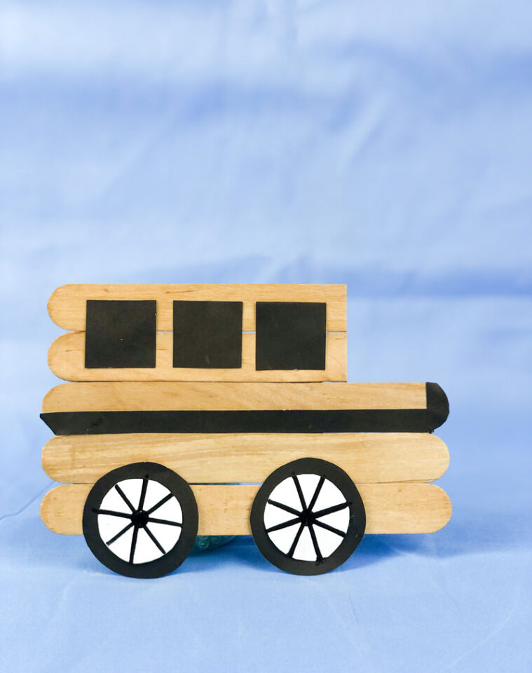 Easy School Bus Craft from Popsicle Sticks * Moms and Crafters