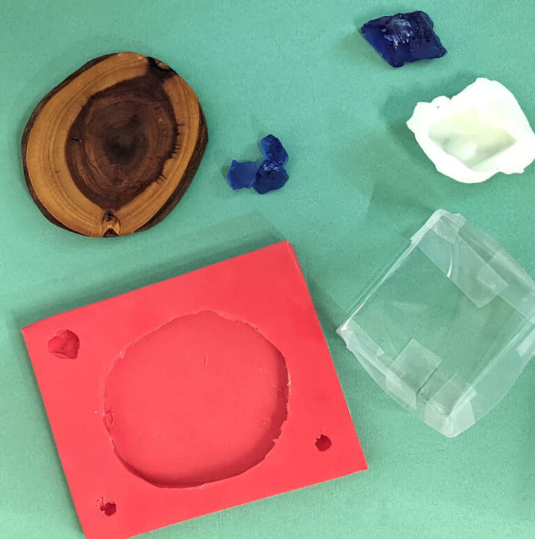 How to Make a Mold for Epoxy Resin Casting * Moms and Crafters