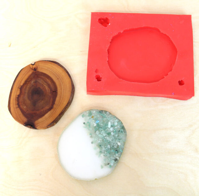 How to Make a Mold for Epoxy Resin Casting * Moms and Crafters
