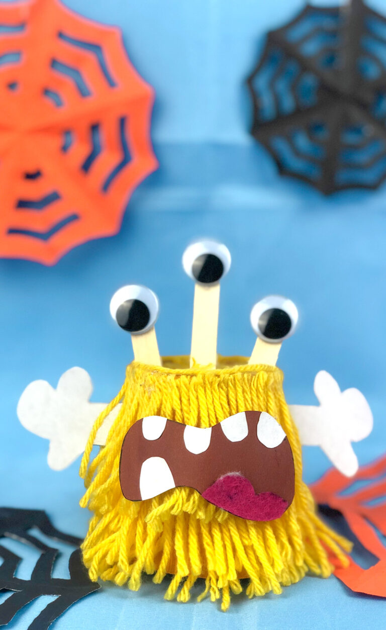 Yarn Monster Craft * Moms and Crafters