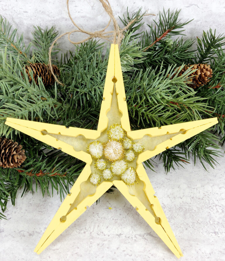 Clothespin Star Ornament * Moms and Crafters