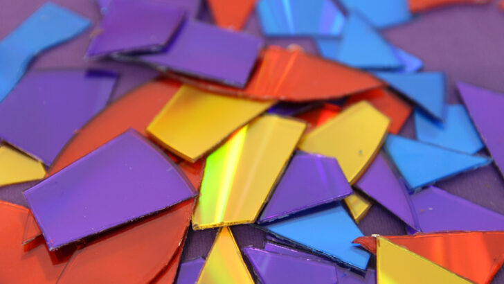 How to Cut CDs and DVDs for Crafting